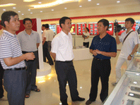 南平市委副書(shū)記黃福清、市委常委統(tǒng)戰(zhàn)部部長(zhǎng)黃健平一行視察虹潤(rùn)公司